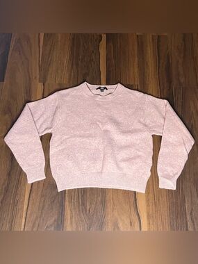 UNI QLO 100% wool dusty rose colored cropped sweater